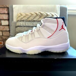 Jordan 11 Platinum Tint (authentic)
